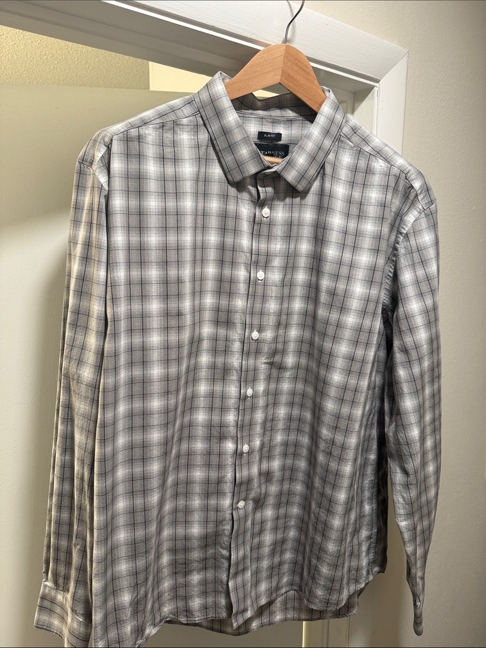 Kenneth Cole Men’s Gray Plaid Long-Sleeve Button-Down Shirt